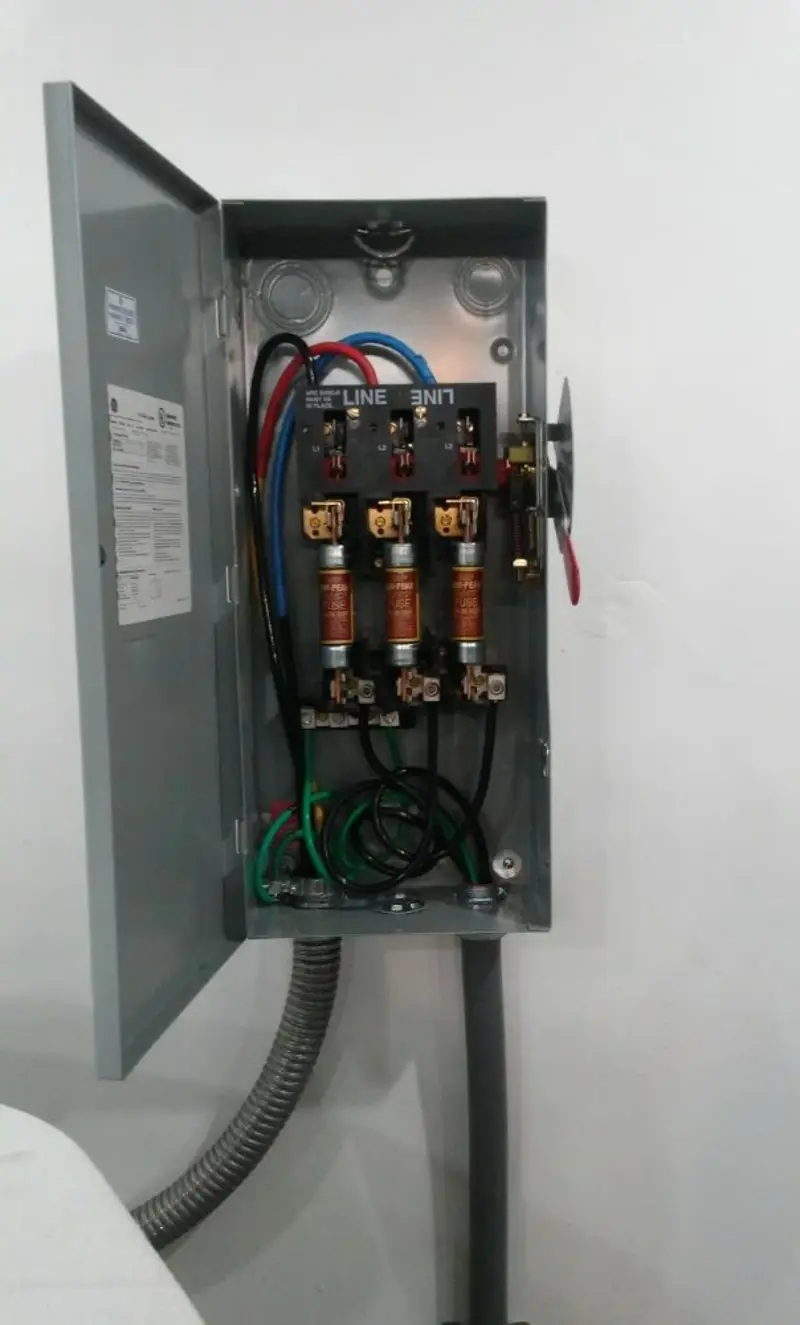 Three-phase disconnect switch installed for Smoke Detector Installation in Highlands